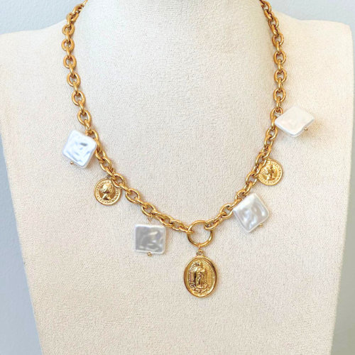 Collar Virgen de Guadalupe con Charms de Nácar - Acero Inoxidable