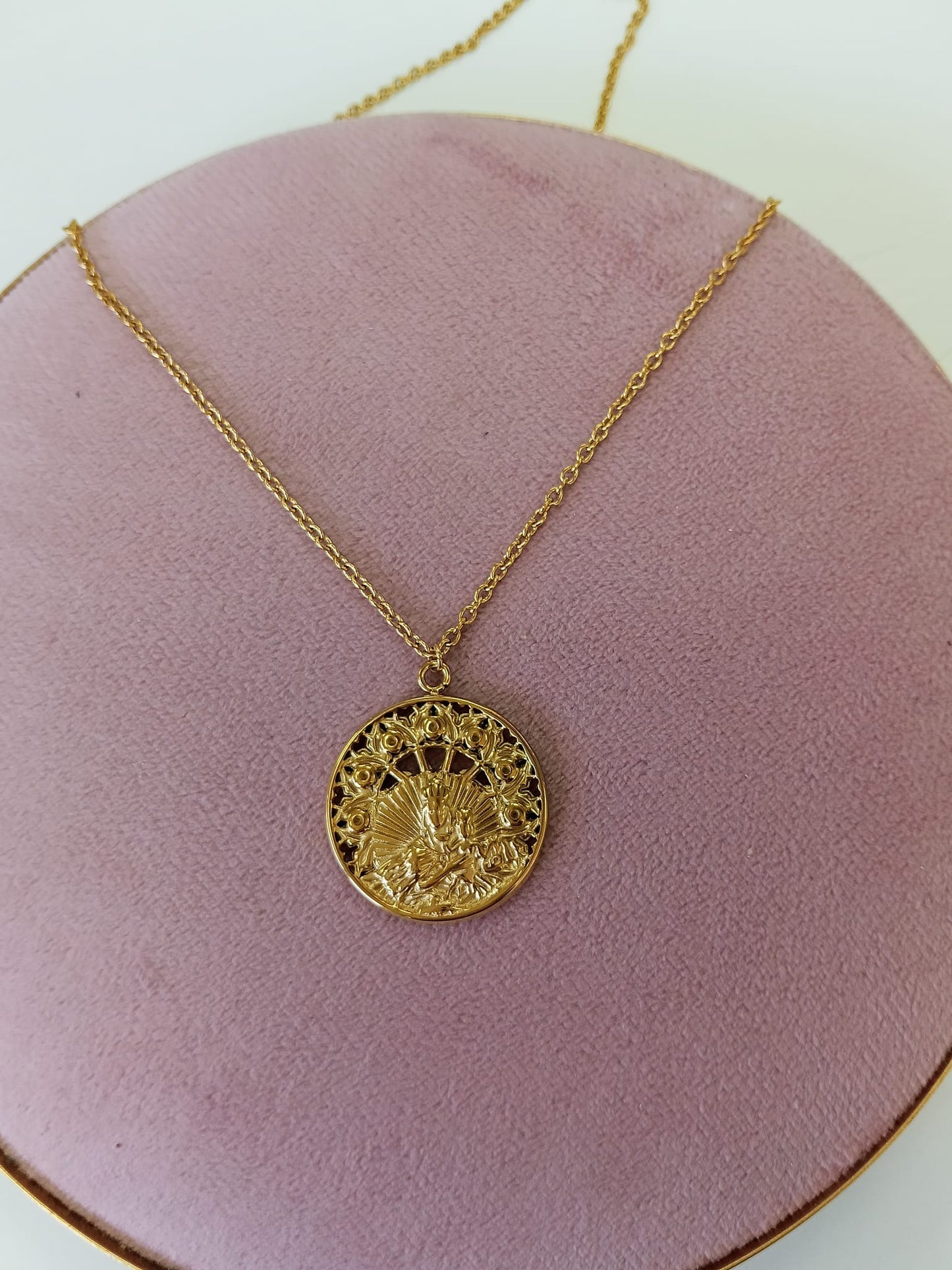 Collar Virgen del Carmen con las 7 Rosas en Acero Inoxidable