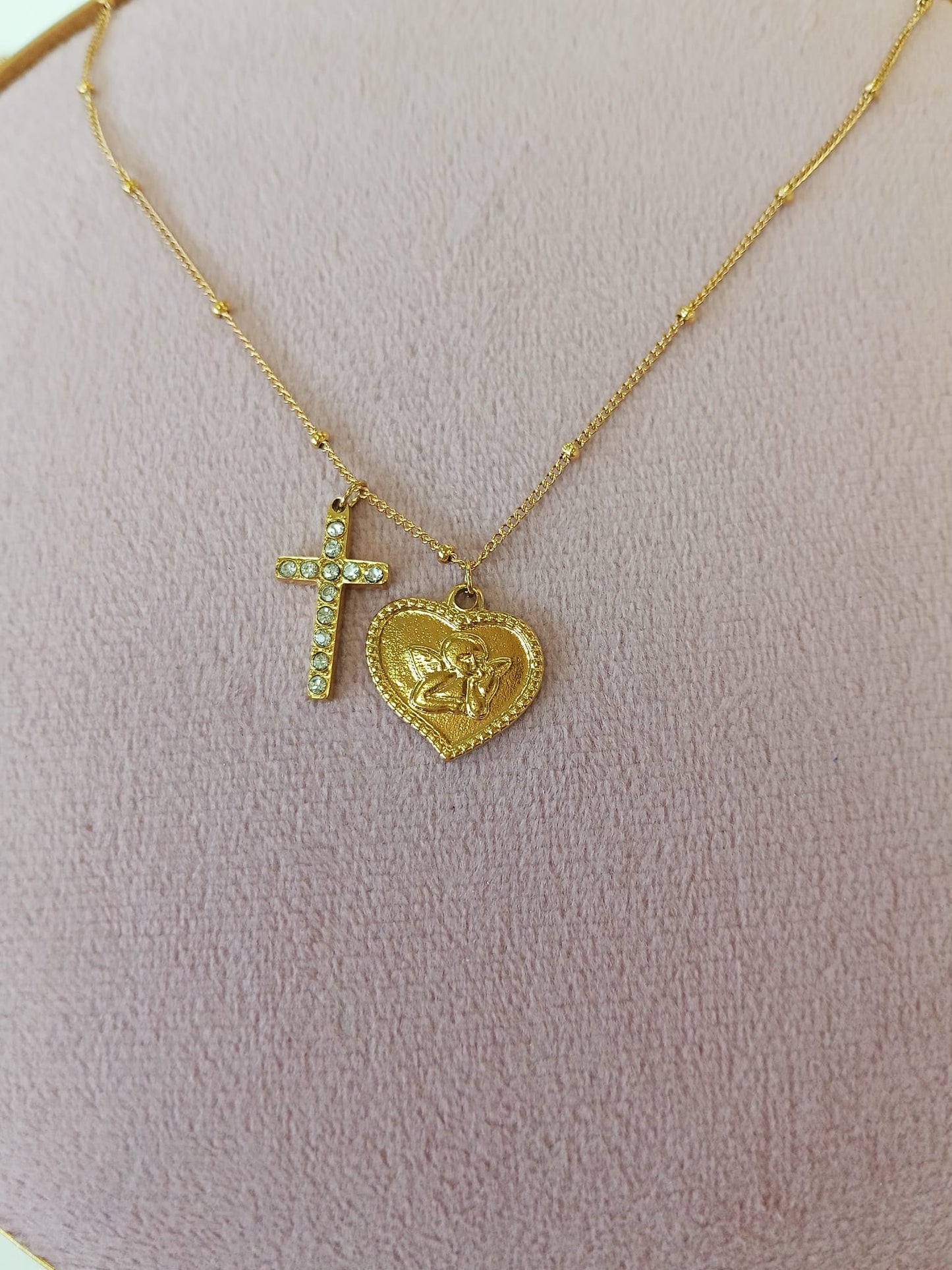 Collar Ángel de la Guarda y cruz circonitas en dorado