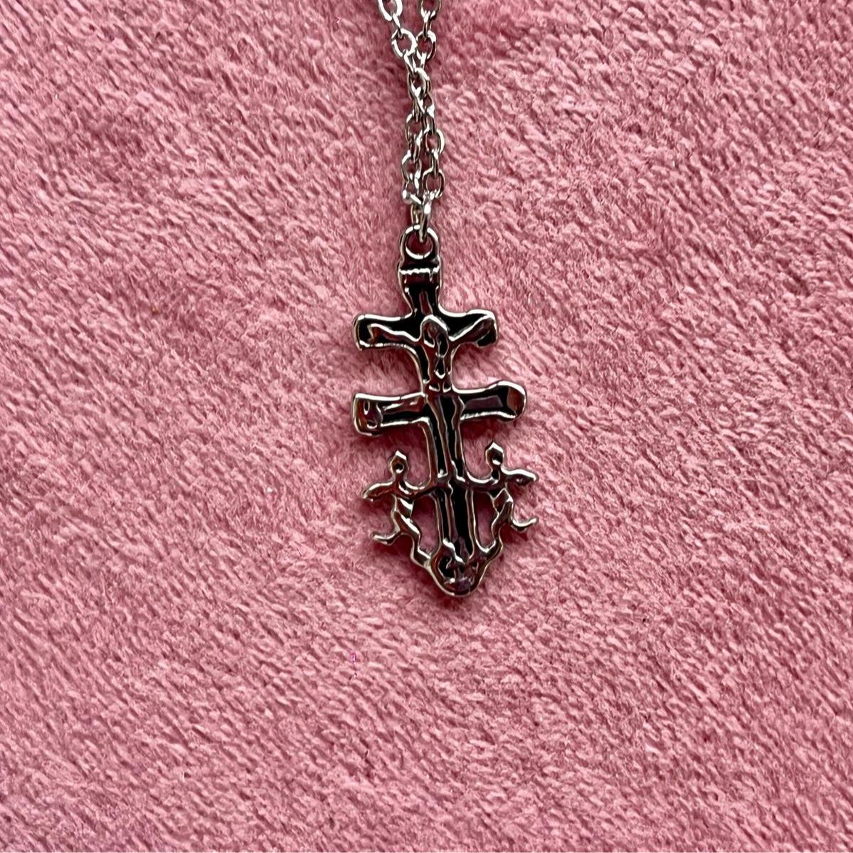 Cruz Caravaca Plateada en Acero Inoxidable - Con cadena