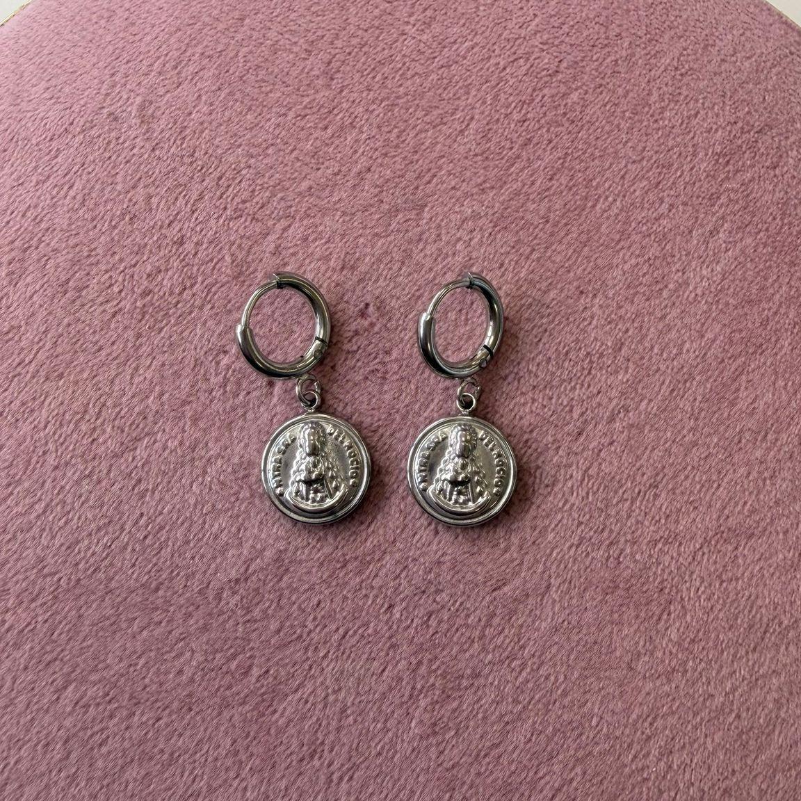 Pendientes colgantes de la Virgen del Rocío - Acero Inoxidable