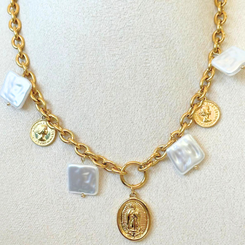 Collar Virgen de Guadalupe con Charms de Nácar - Acero Inoxidable