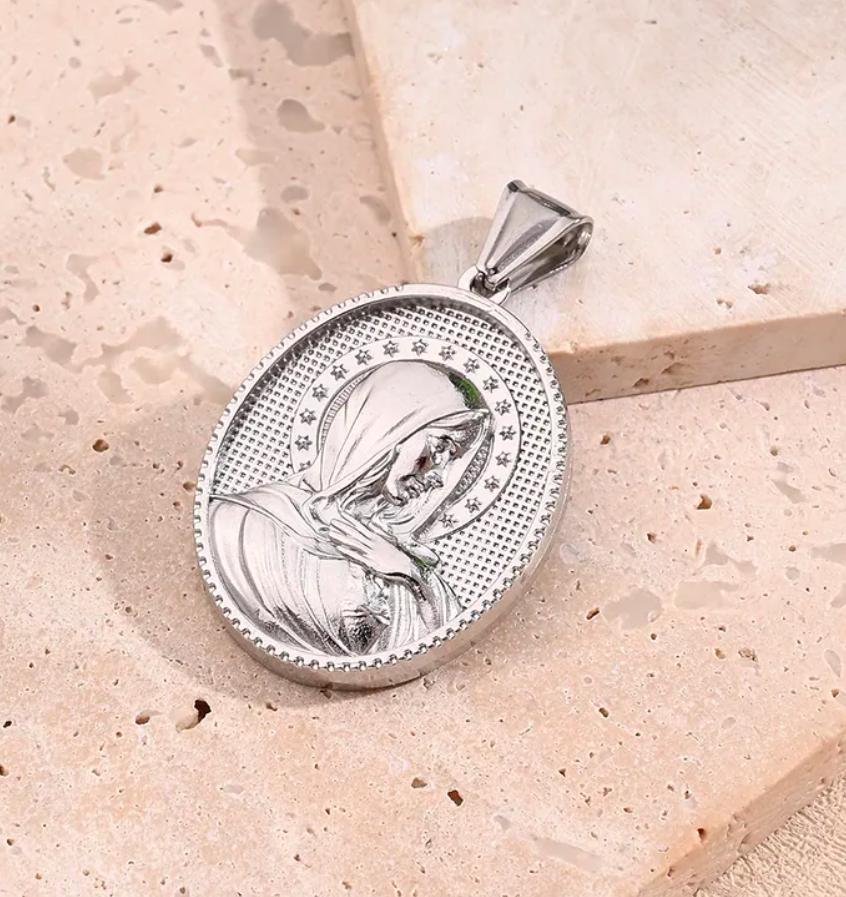 Collar Virgen de la Salud en Acero Inoxidable - Disponible en Dorado y Plateado