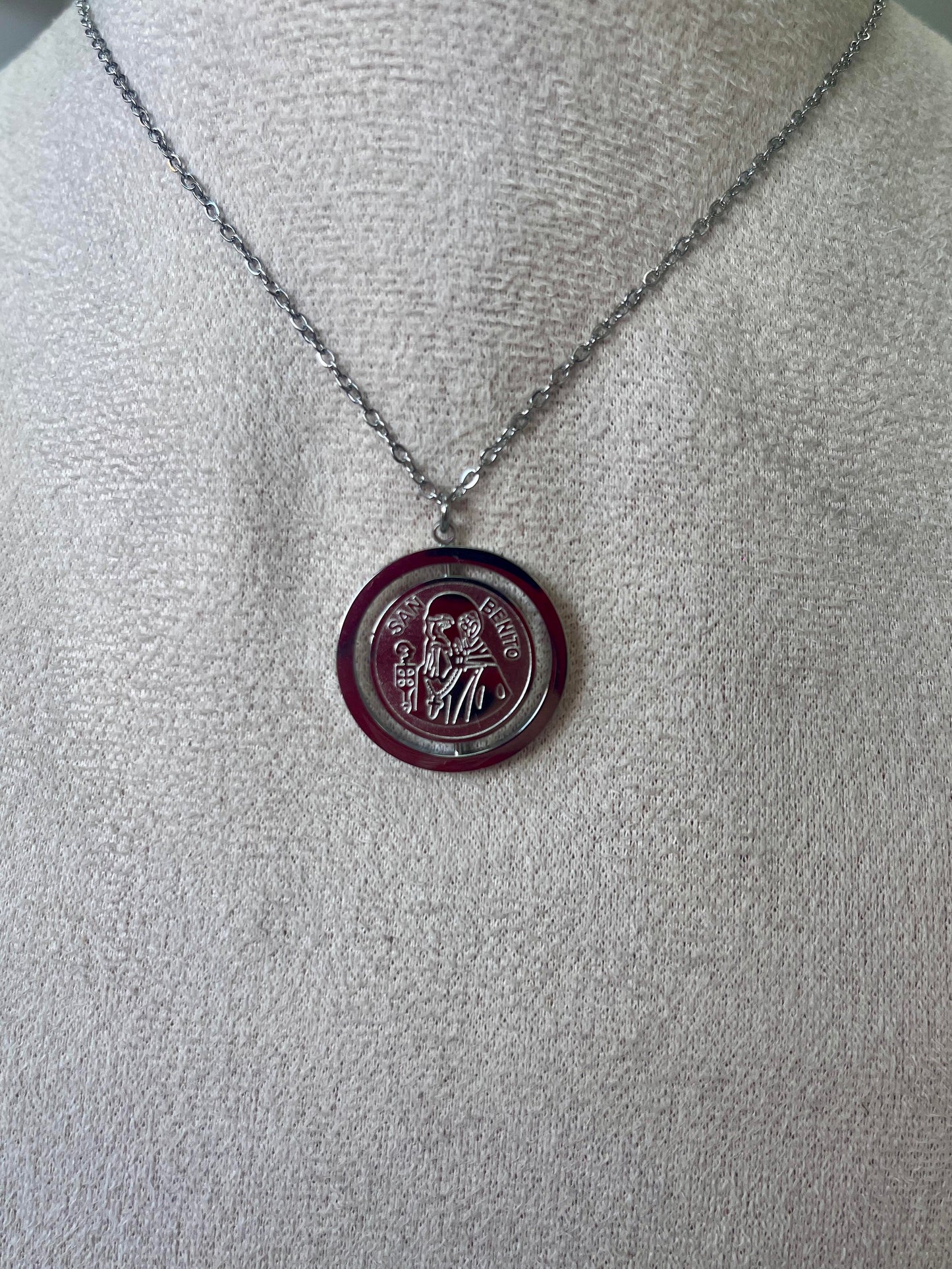 Medalla Giratoria de San Benito – Protección y Alivio de Ansiedad