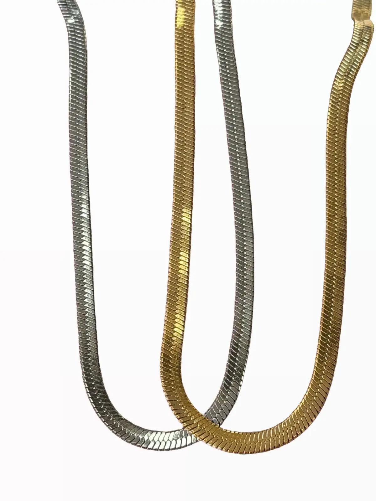 Collar Creta Disponible en dos tamaños disponible - Acero Inoxidable