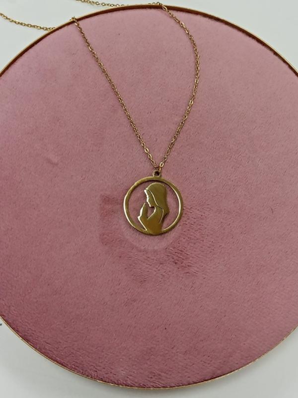 Collar Virgen Niña en Dorado en Acero Inoxidable