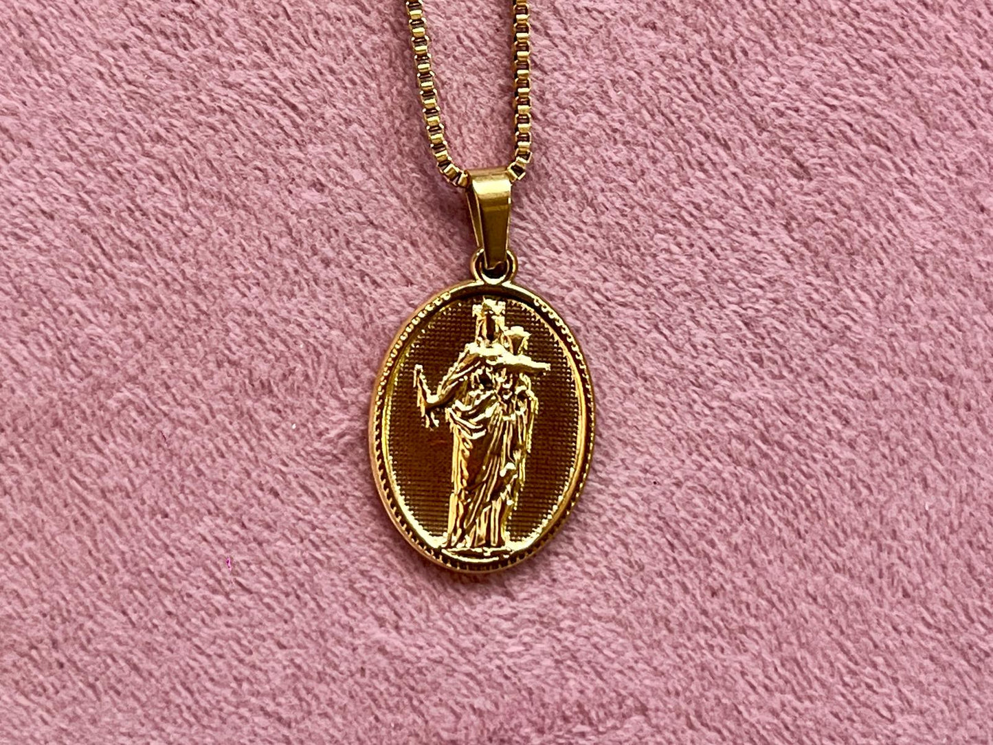 Medallón Virgen Milagrosa – Fe, Protección y Milagrosa (Acero Dorado)