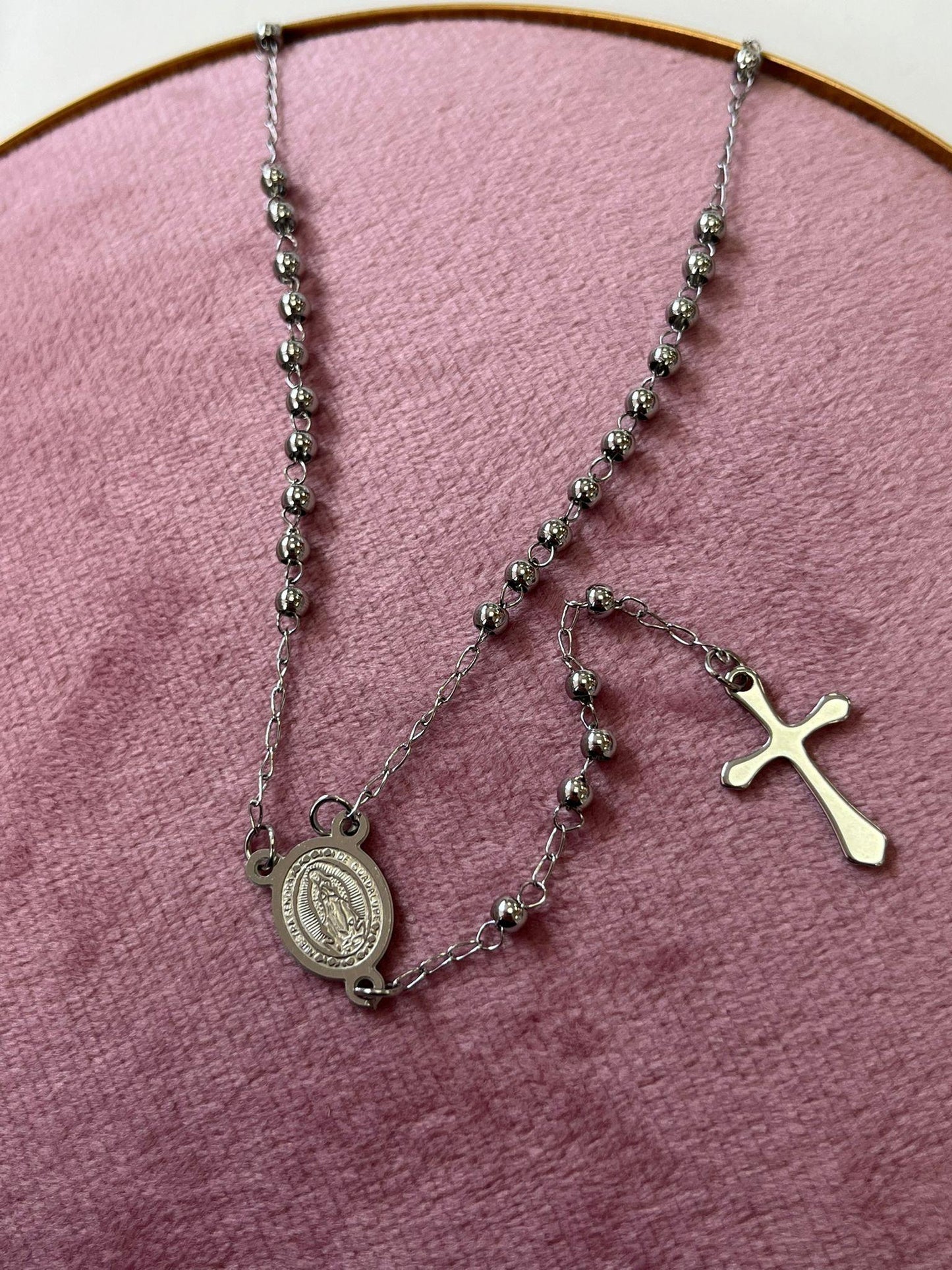 Collar Rosario Plateado Vírgen o Santos en Acero Inoxidable