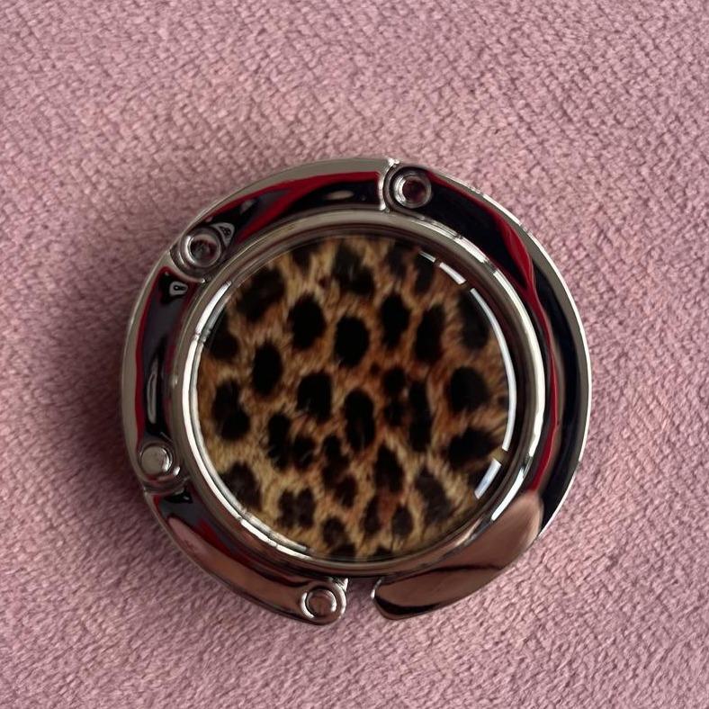 Cuelga Bolsos Animal Print Accesorio con Diseño de Leopardo Elegante y Versátil para Mujeres