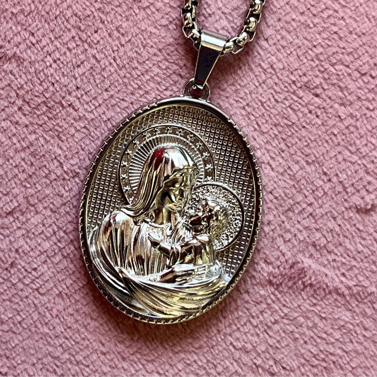 Medallón Virgen de la Inmaculada Concepción Plateada - Acero Inoxidable