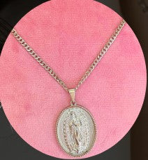 Medallón Virgen de Guadalupe Plateado