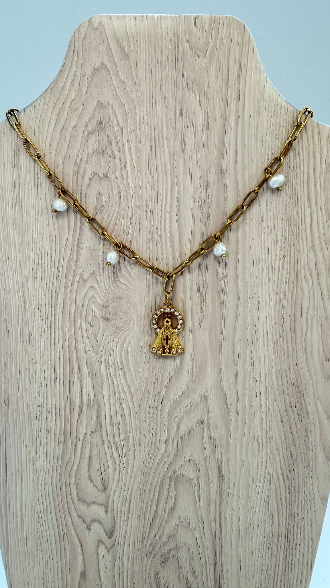 Medalla Virgen del Pilar con Charms