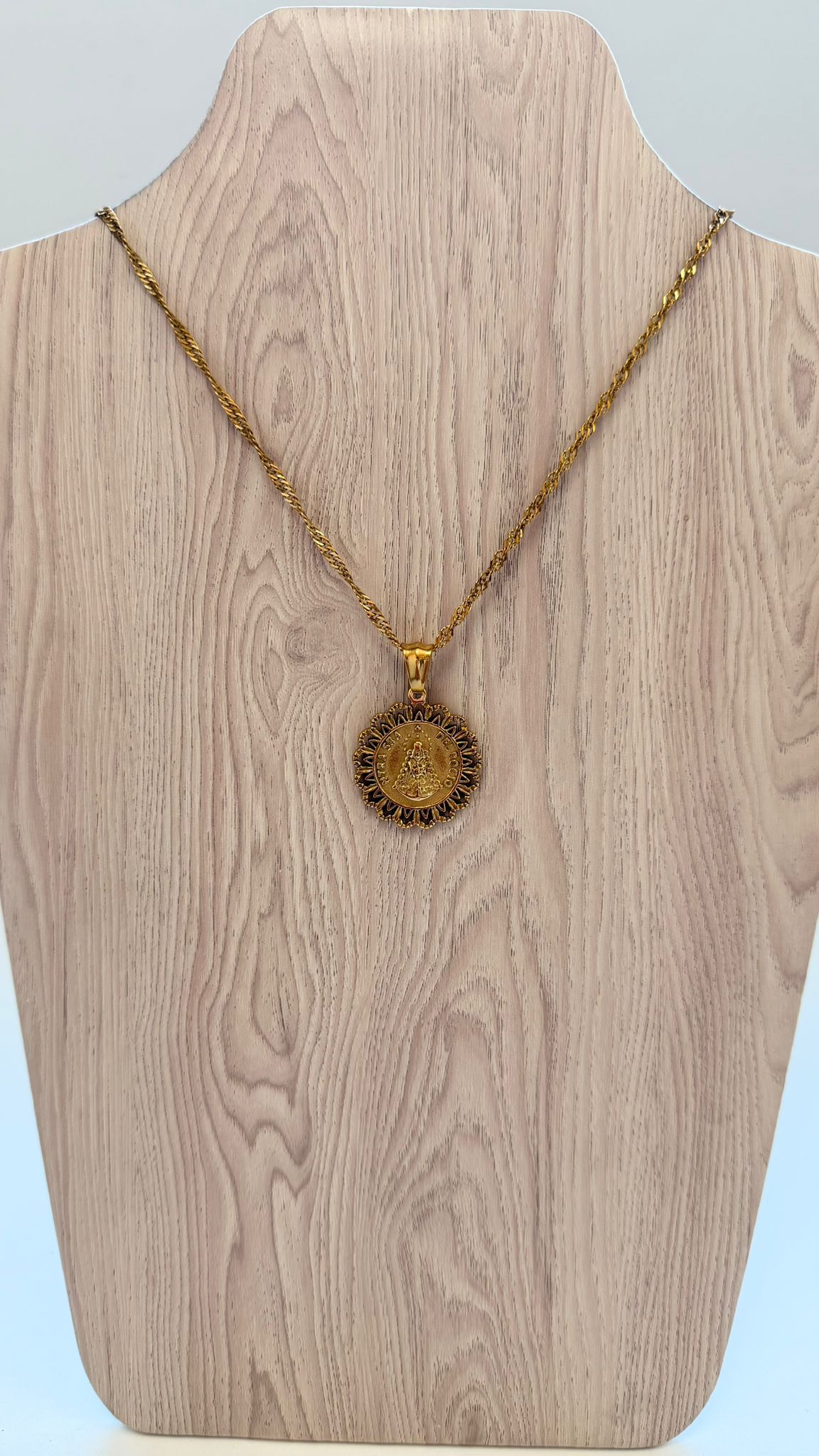 Medalla Virgen del Rocío con Marco Decorativo