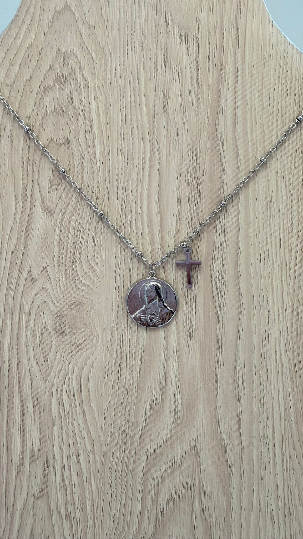 Medalla Sagrado Corazón de Jesús con Charm de Cruz