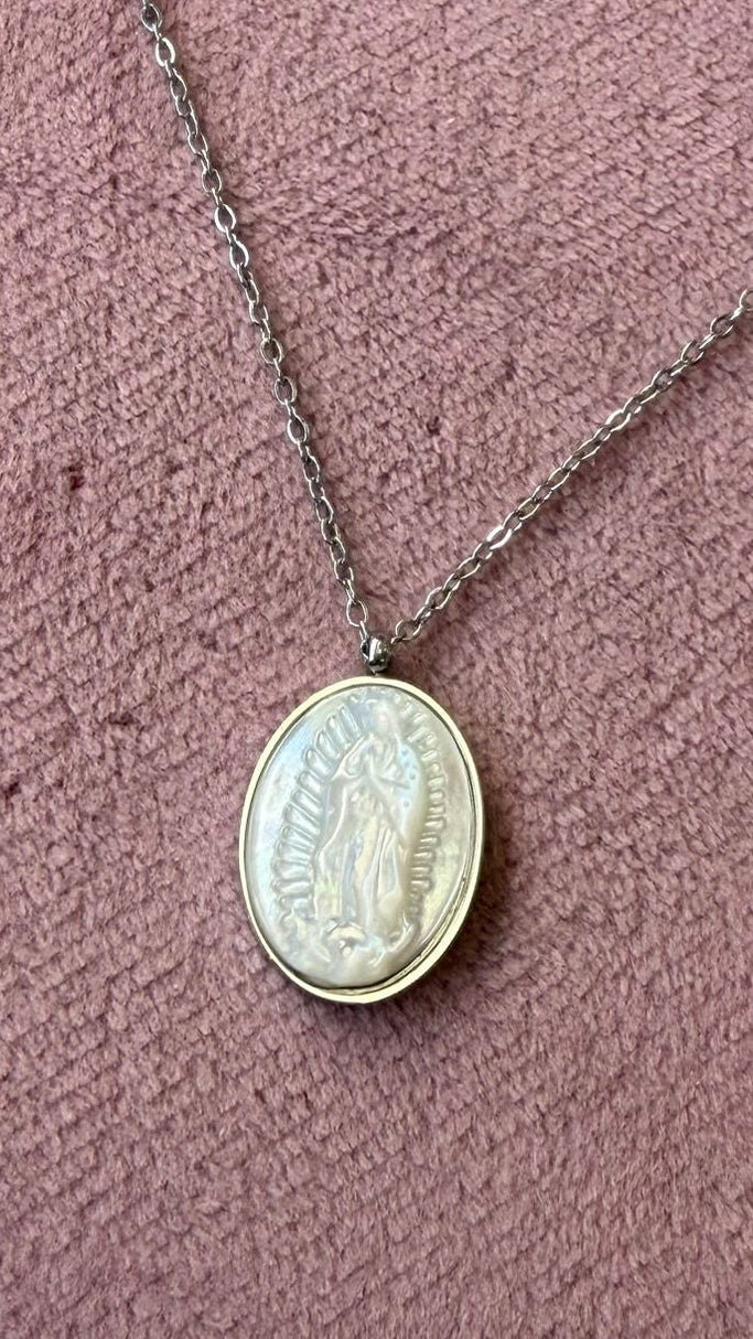 Medalla Pequeña de Nácar Virgen de Guadalupe - Acero Inoxidable